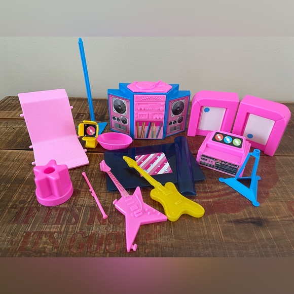 Vintage 1986 Barbie & the Rockers Rockin’ House Party Accessories🎸❤️🎶 - Picture 2 of 7